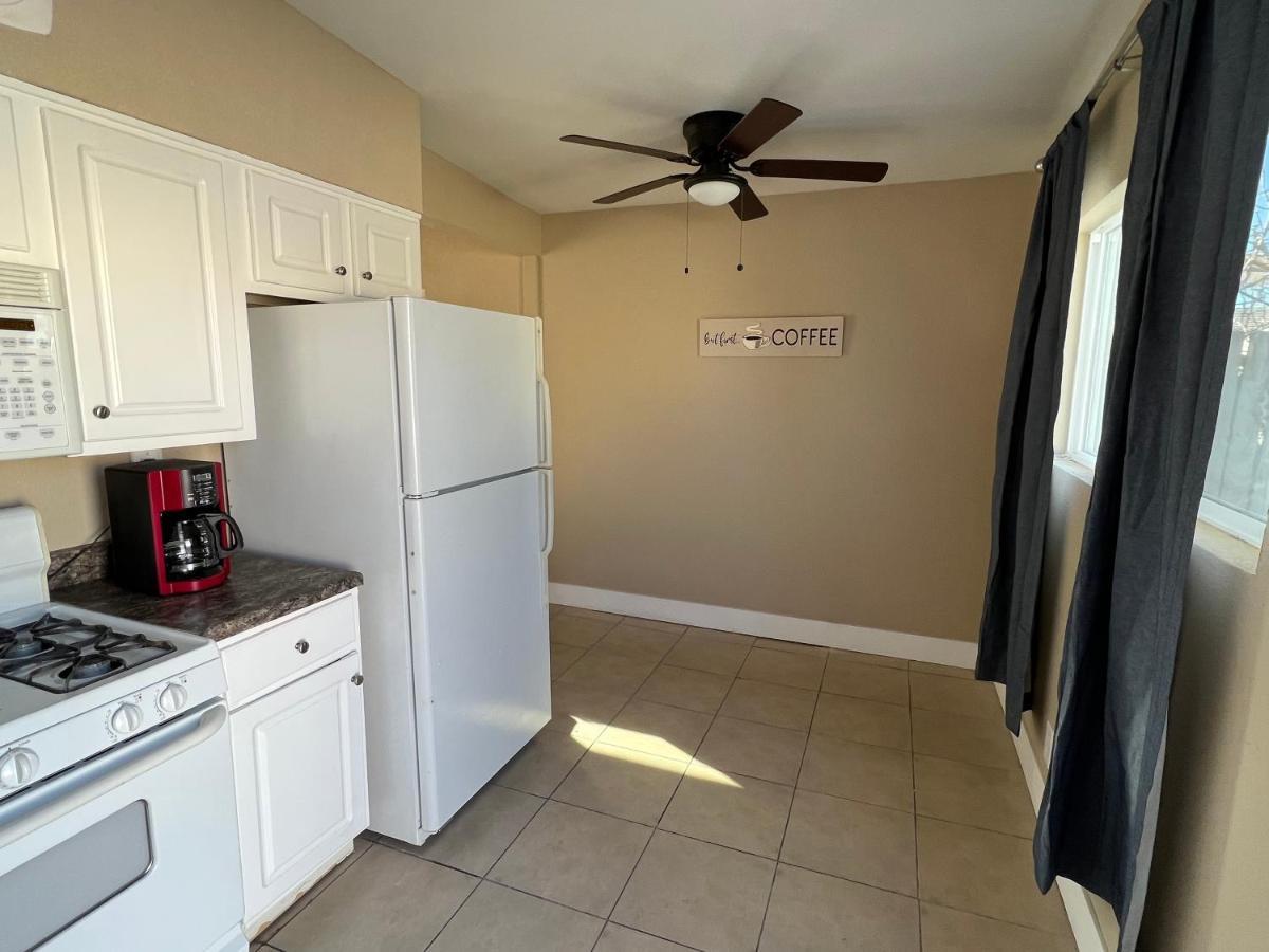Apartment 3 Bedroom Flat W/ Private Yard *